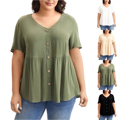 Top Feminino Plus Size Minimalista Solto com Decote V de Manga Curta de Botão Único