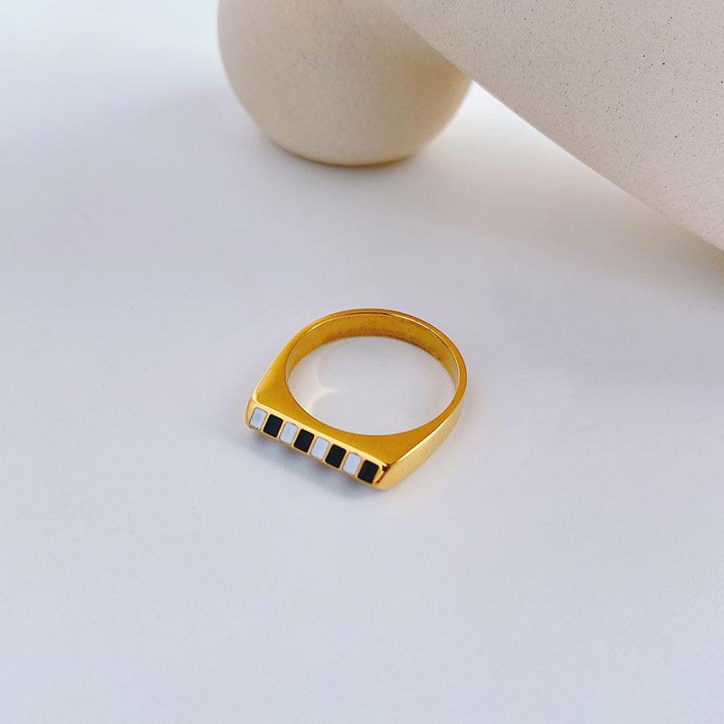 Korean Minimalist Titanium Steel Black & White Checkerboard Index Ring