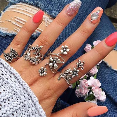 Retro 4 Stück Hohlblumen Set Ringe Für Frauen Vintage Offener Ring Punk Gothic Rock Hiphop Accessoires Designer Liebhaber Geschenk