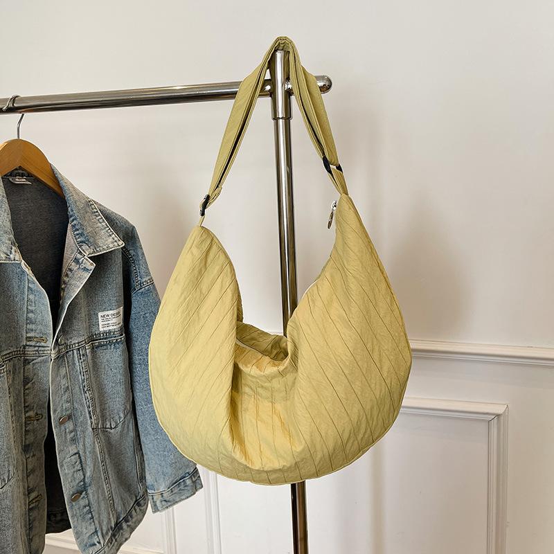 

Сумка женская 2025 новая весна ленивый ветер повседневный нишевый дизайн тоут большая вместимость плечевая мессенджер тканевая сумка жёлтый