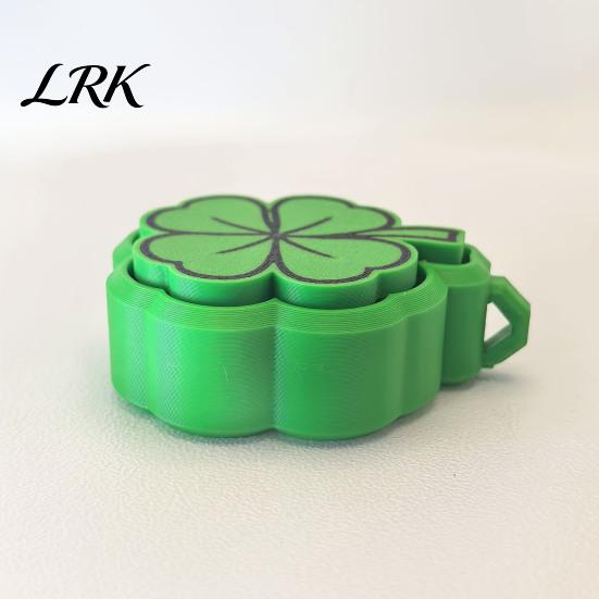 Four-leaf Clover Keychain Pendant, Stress Relief Toy with Hanging Buckle, Aromatherapy Smooth Structure Four-Leaf Shape Key Holder for Good