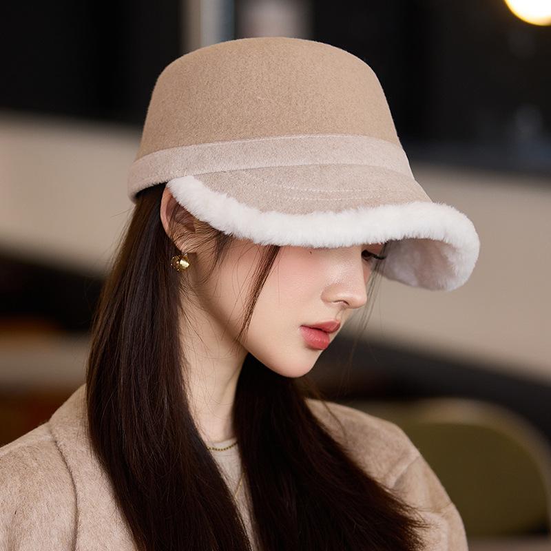 Women's Retro Plush Burr Equestrian Hat Versatile Windproof Warm Hat Autumn and Winter New British Style Hat