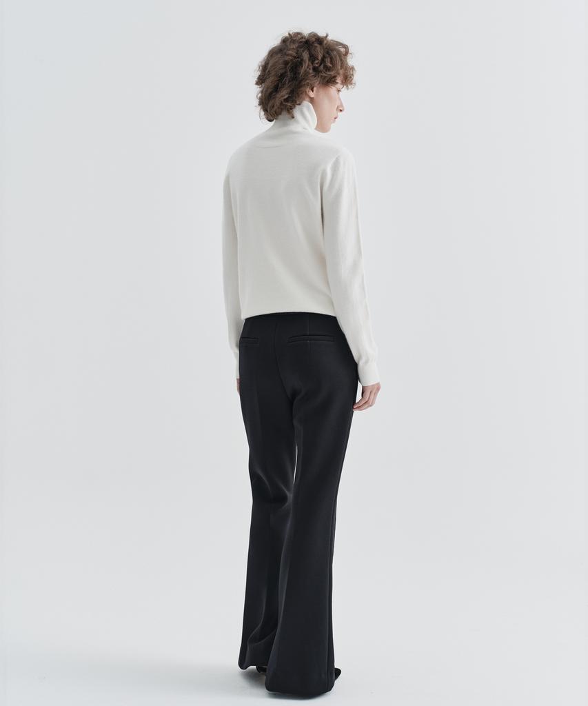 EZIO WOMEN W Seamless Turtle Knit_Ivory