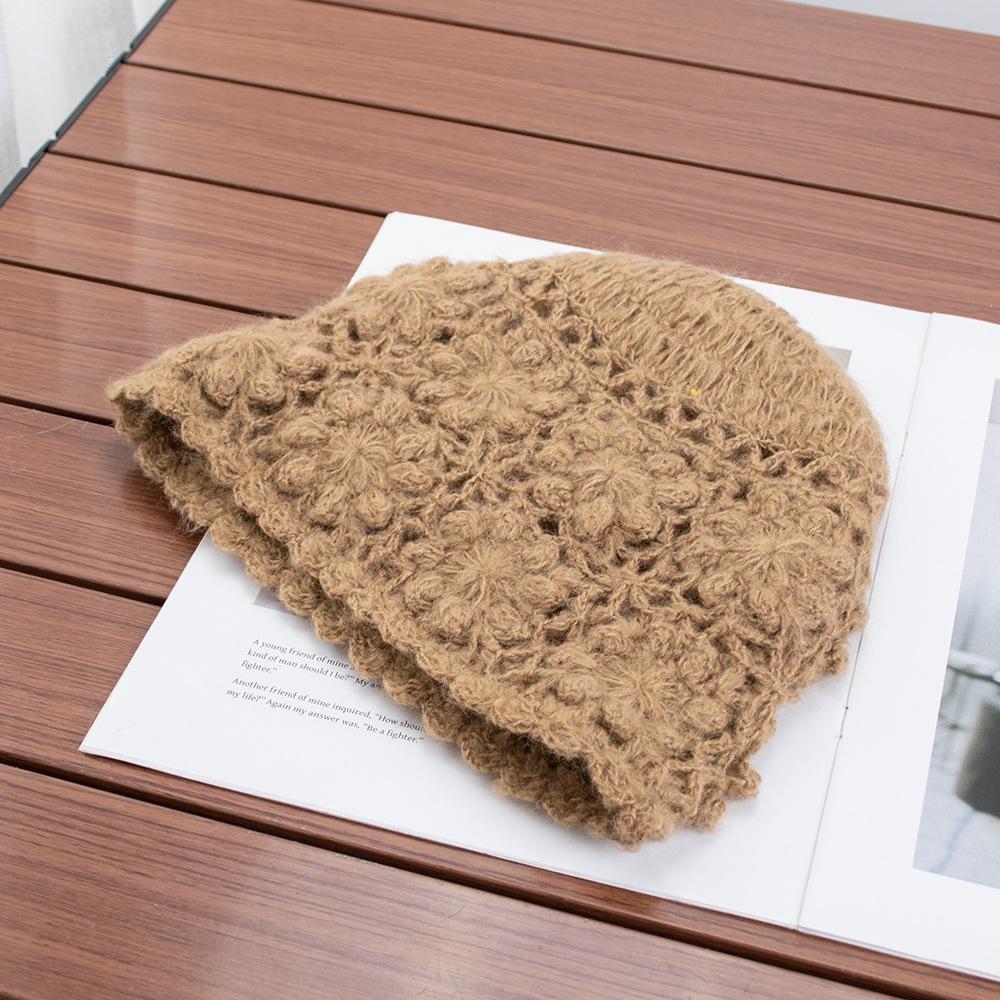 Handmade crocheted headgear women's autumn and winter new warm face small pullover hat atmosphere knitted versatile wool hat