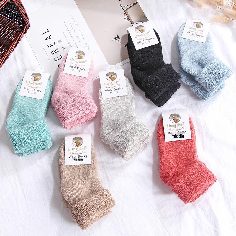 Thickened Terry Wool Socks for Boys and Girls: Warm, Loose-Mouth Design for Autumn and Winter.