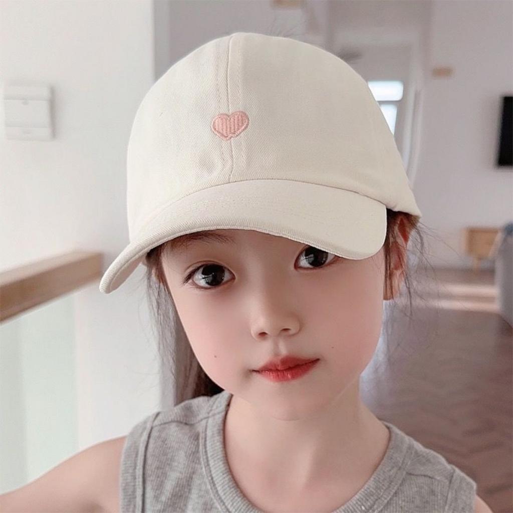 Youngsters Breathable Open-Top Baseball Cap with Heart & Letter Design, Sun Protection Visor, Polyester, Machine Washable, Casual Headwear