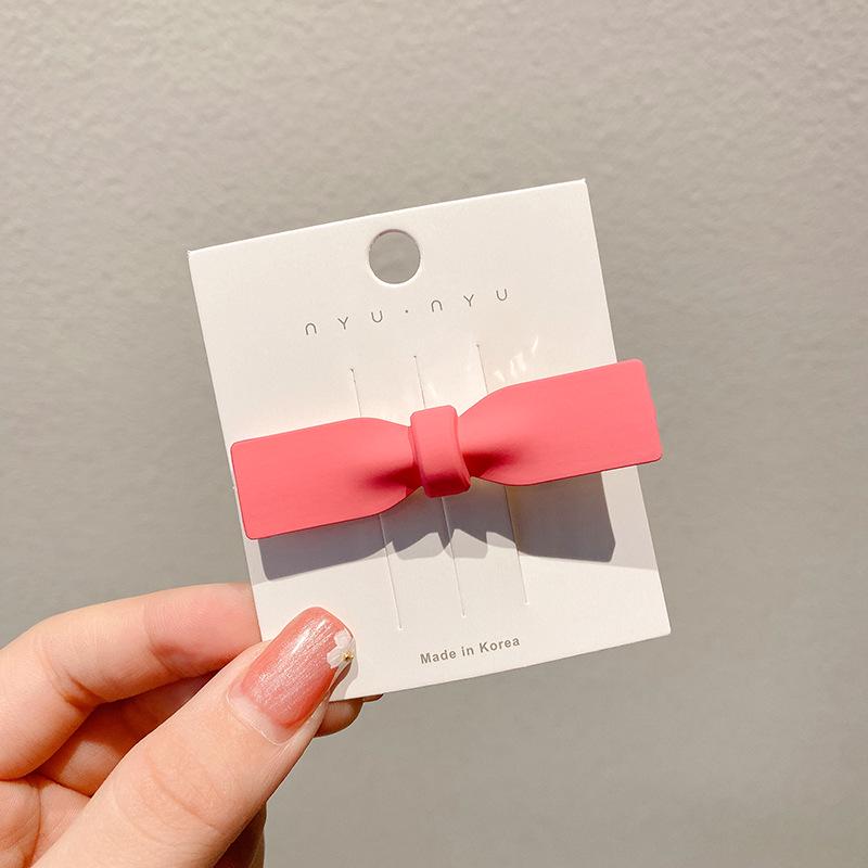 Pink Dopamine Hair Clip: Y2K Seamless Round Hairpin - Cute Small Side Clip for Women’s Bangs