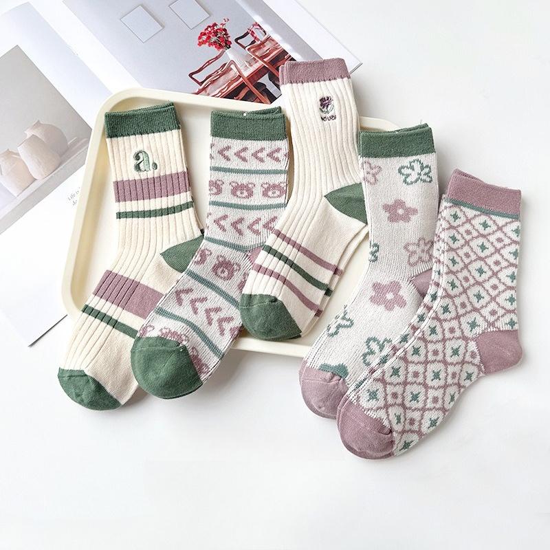 5 Pairs of Women's Autumn and Winter Warm Trend Embroidery Cylinder Stack Socks