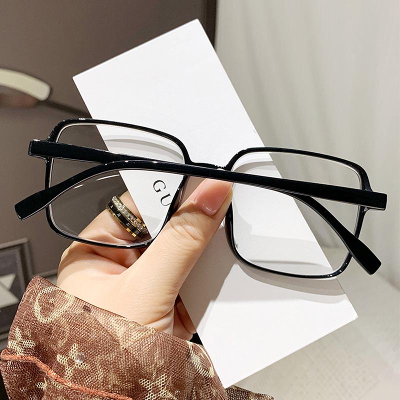 Luxury Oversized Frame Blue Light Blocking Photochromic Glasses Women'S Fashion Glasses Classic Transparent Eyewear