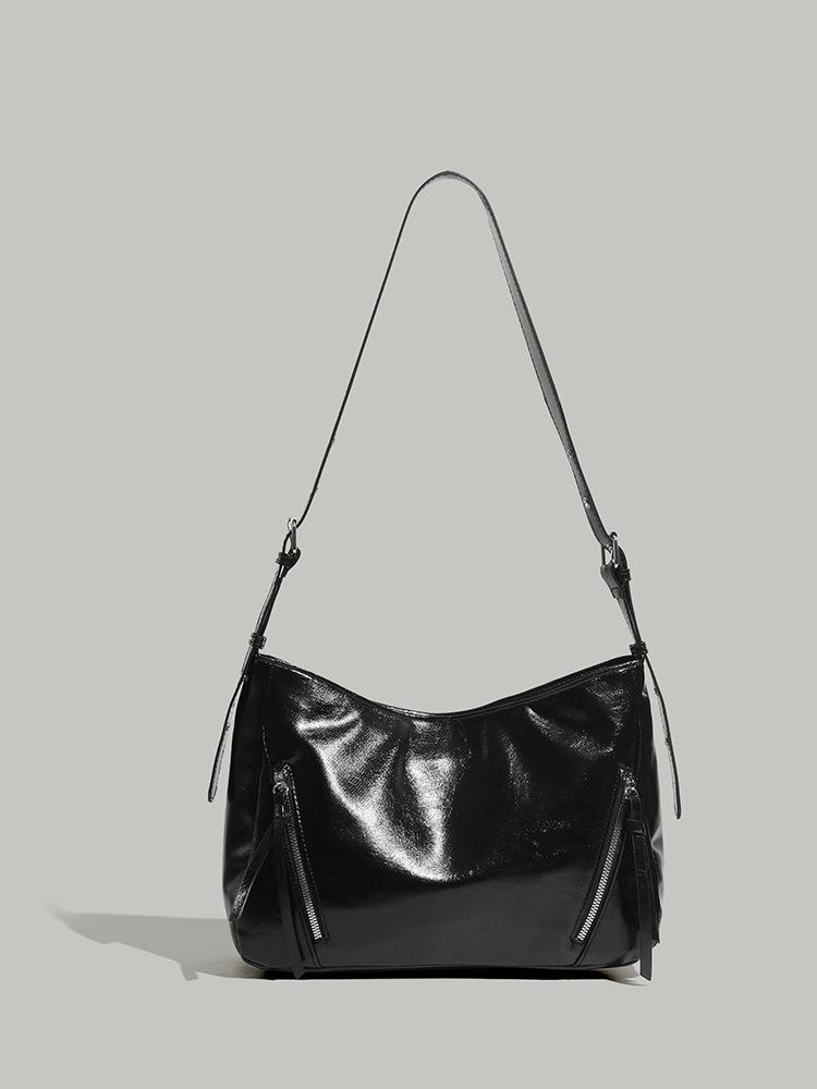 

2025 new niche design versatile shoulder tote bag fashionable personality large capacity commuter oblique span bag women s tide чёрный