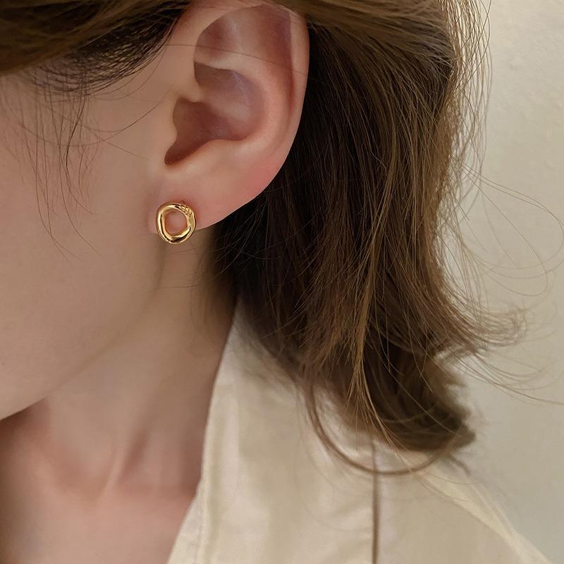 Classic Simple Irregular Ellipse Little Stud Earrings for Women Cute Temperament Stainless Steel Korea Fashion Jewelry Accessory