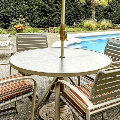 Terrassentisch Schirmlochring und Stabilisierungshülse für den Außenbereich und Garten 1,5 Zoll Schirmadapter
