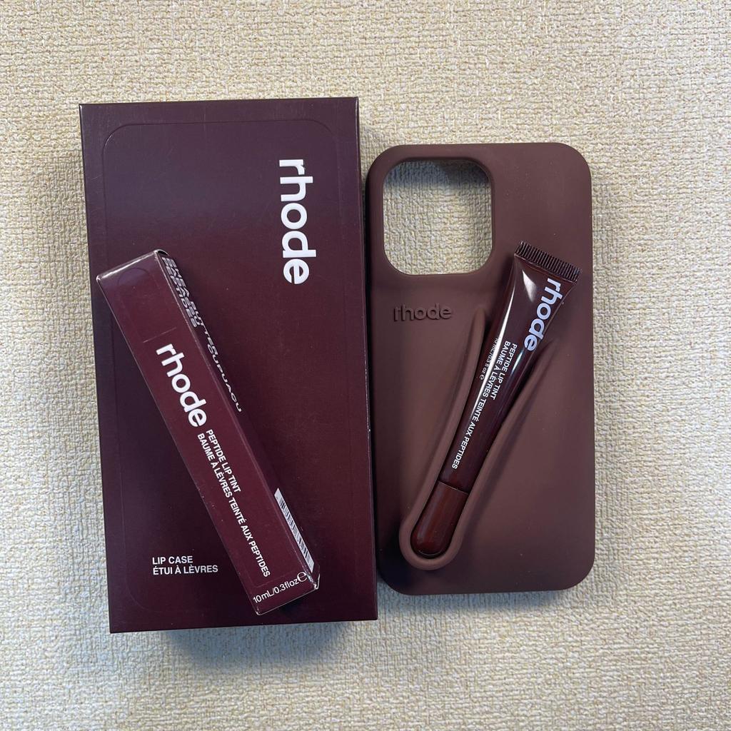 Modne etui na telefon z nadrukiem