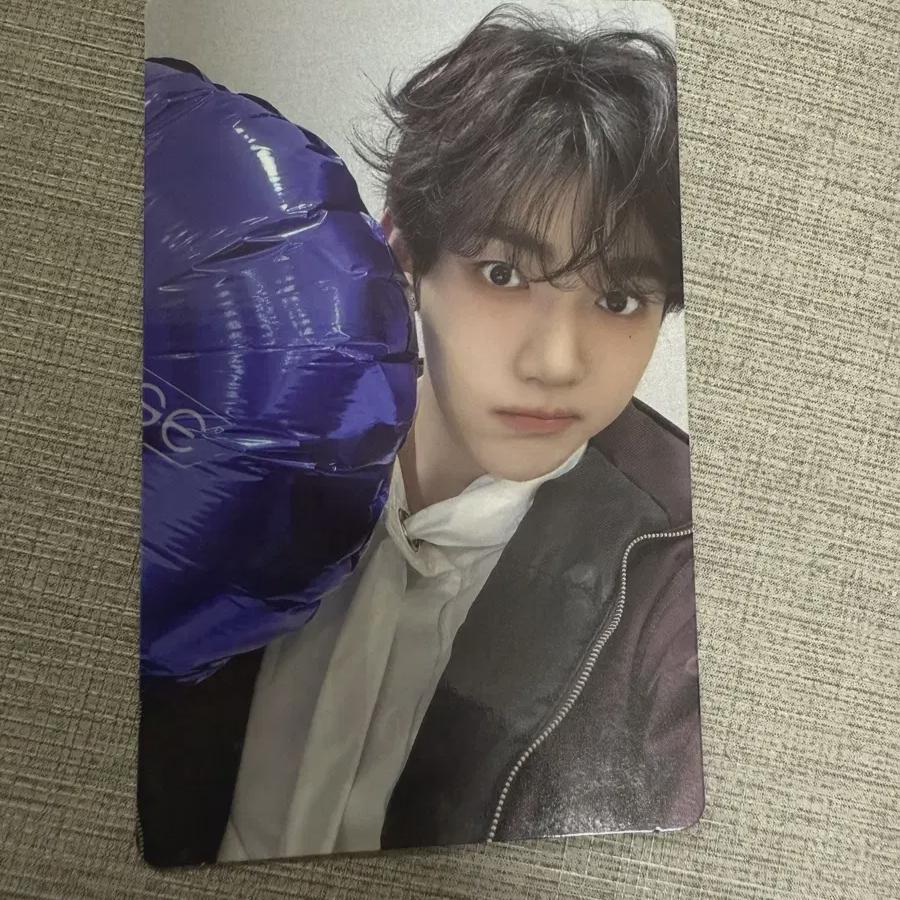 

Jevewon Zhang Hao The Hyundai Popup Store 70,000 Photocard Pre-order Benefit