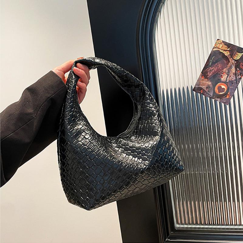 Fashi Pu Weave Bag Red Purse Underarm Bag Fashiable Crescent Mobile Phe Purse and Handbags For Women чёрный