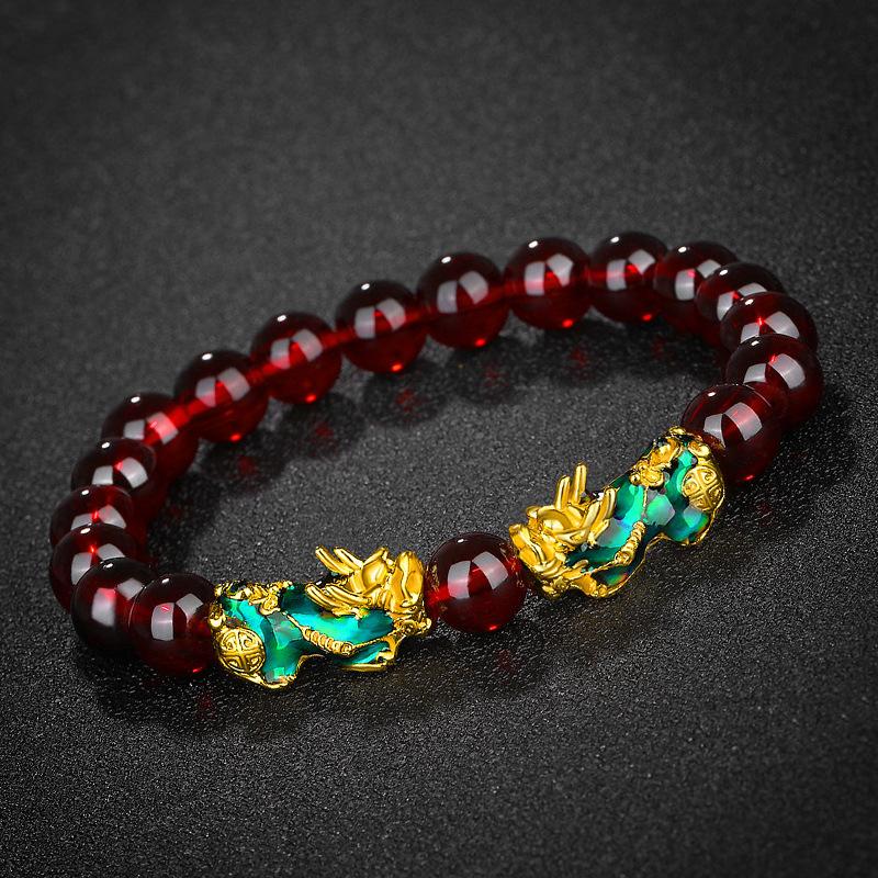 

В єтнамський браслет Pixiu з 3D-золоту, чутливий до температури, що змінює колір, браслет з обсидіану з шести символів мантри Будди з намистинами.