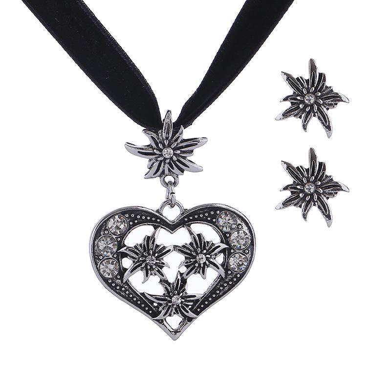 Edelweiss Women's Luxury Necklace: Heart Diamond Flower Choker