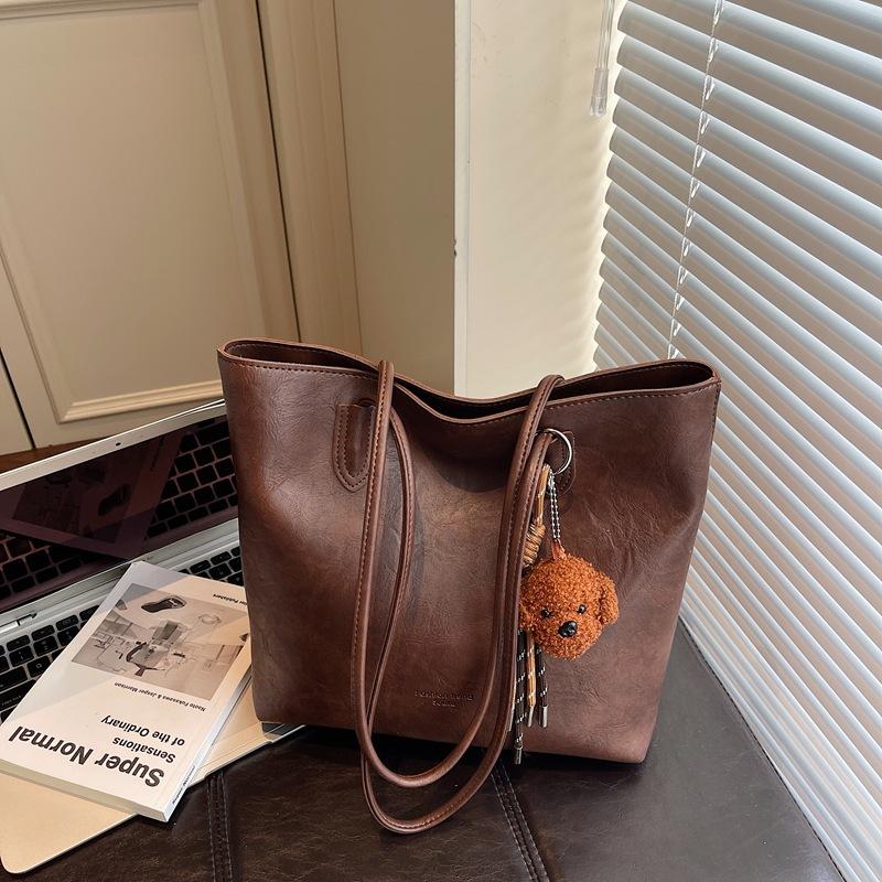 Women's bag large capacity new fashion shoulder messenger bag women's simple women's bag commuter bucket bag tote bag