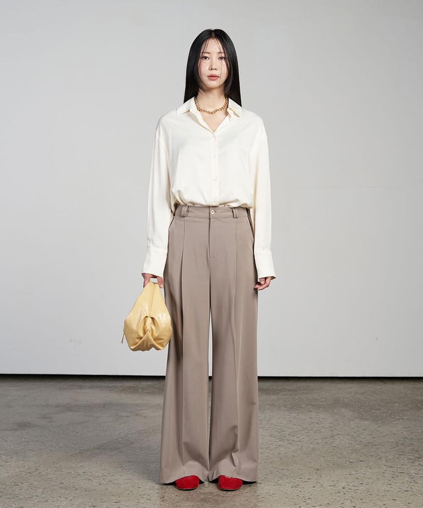 320SHOWROOM Essential Wide Slacks Khaki Beige
