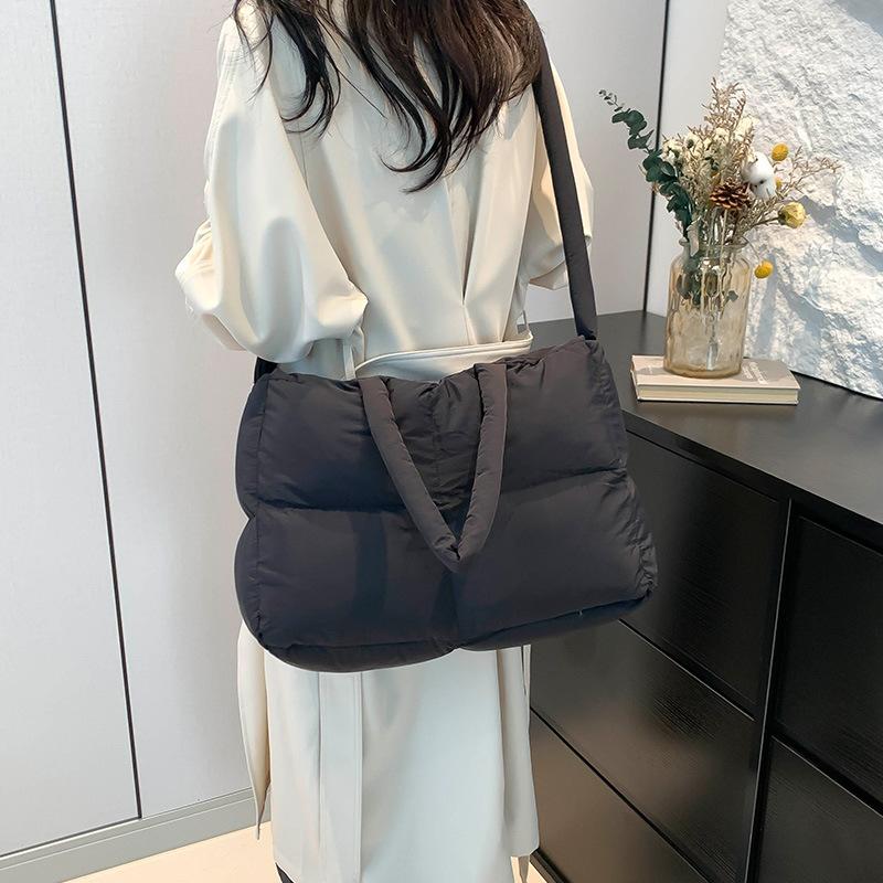 Niche Design Cotton Clothing One-shoulder Tote Bag  New Summer Embroidered Thread Square Cotton Carrying Underarm Pillow Bag