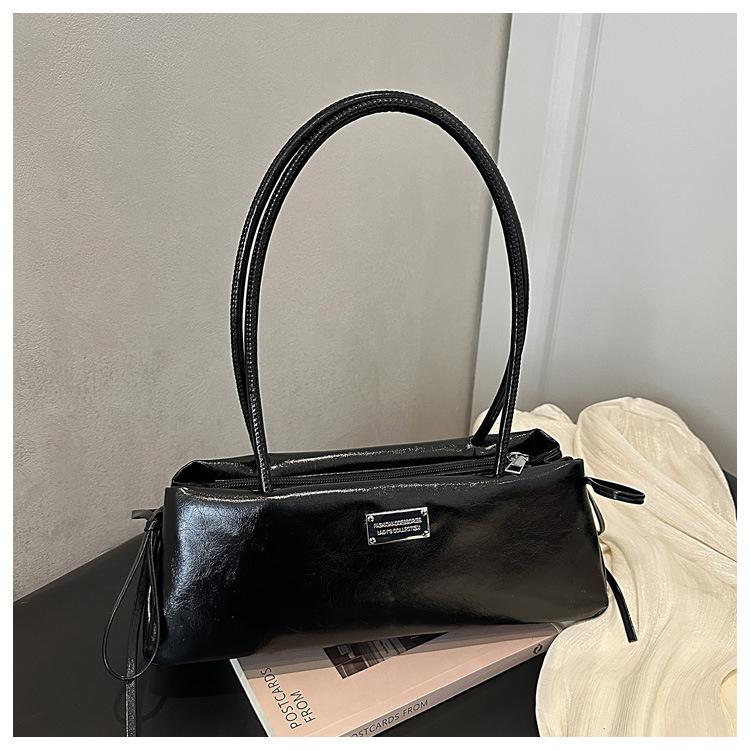 

2026 Spring New French Style Baguette Hobo Shoulder Bag Women Large Capacity Drawstring Vintage Texture Casual Commuter Handbag чёрный