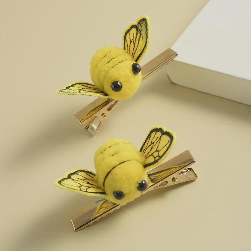 Charming Cartoon Style Bee Hair Clips - Adorable BB Duckbill Clips for Women