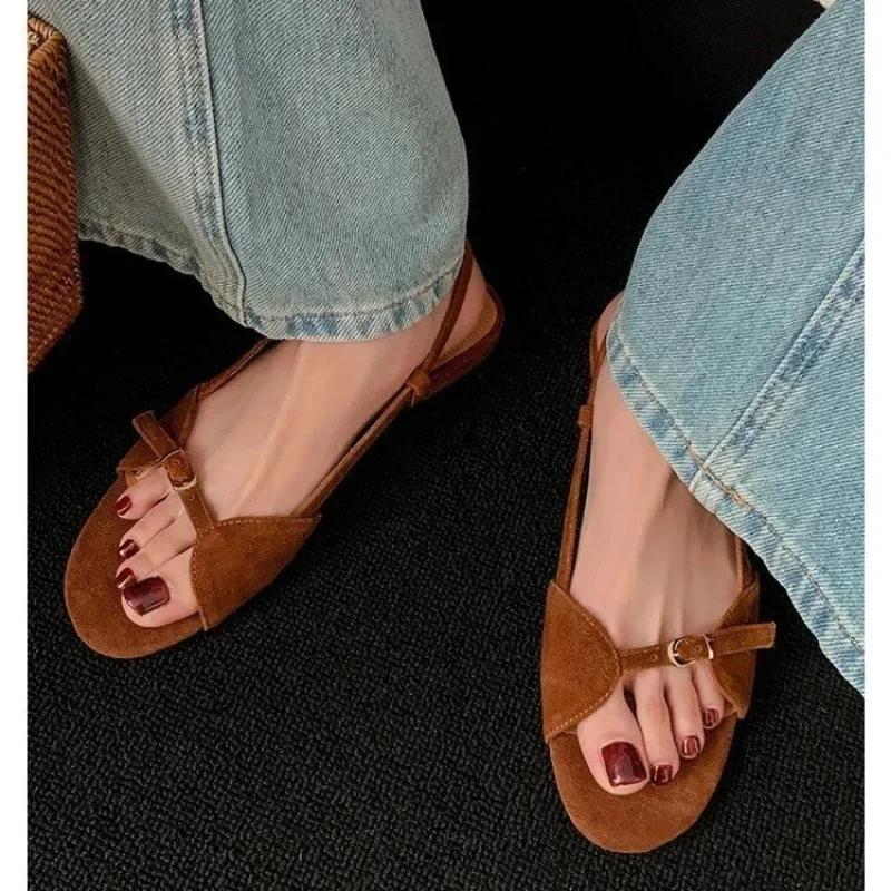 New Style Square Heel Round Toe Flat Bottomed Buckle Sandals, Solid Color Outdoor Comfortable and Fashionable Women's Shoes
