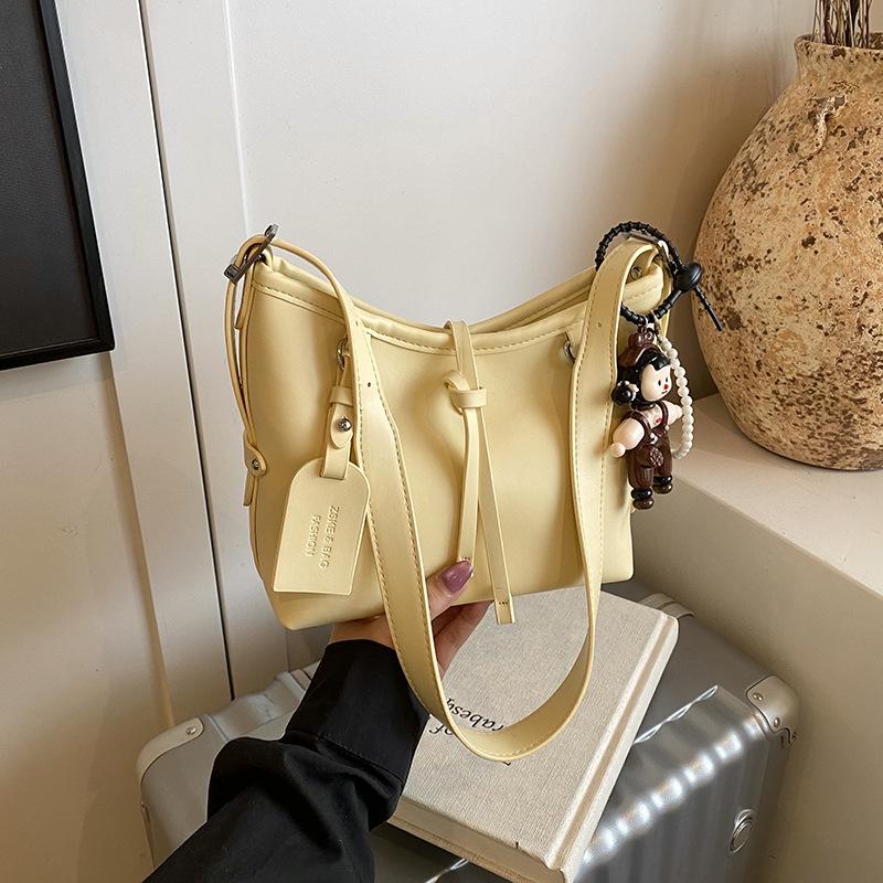 Casual soft surface large-capacity bag women's 2025 new fashion commuter shoulder bag candy color simple oblique span bag
