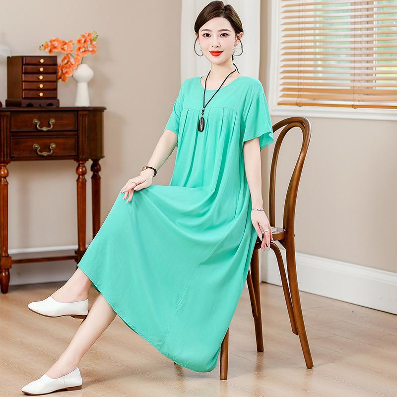 Letní dámské šaty nadměrných velikostí s lehkým, zralým a elegantním vzhledem, v prémiovém a elegantním stylu