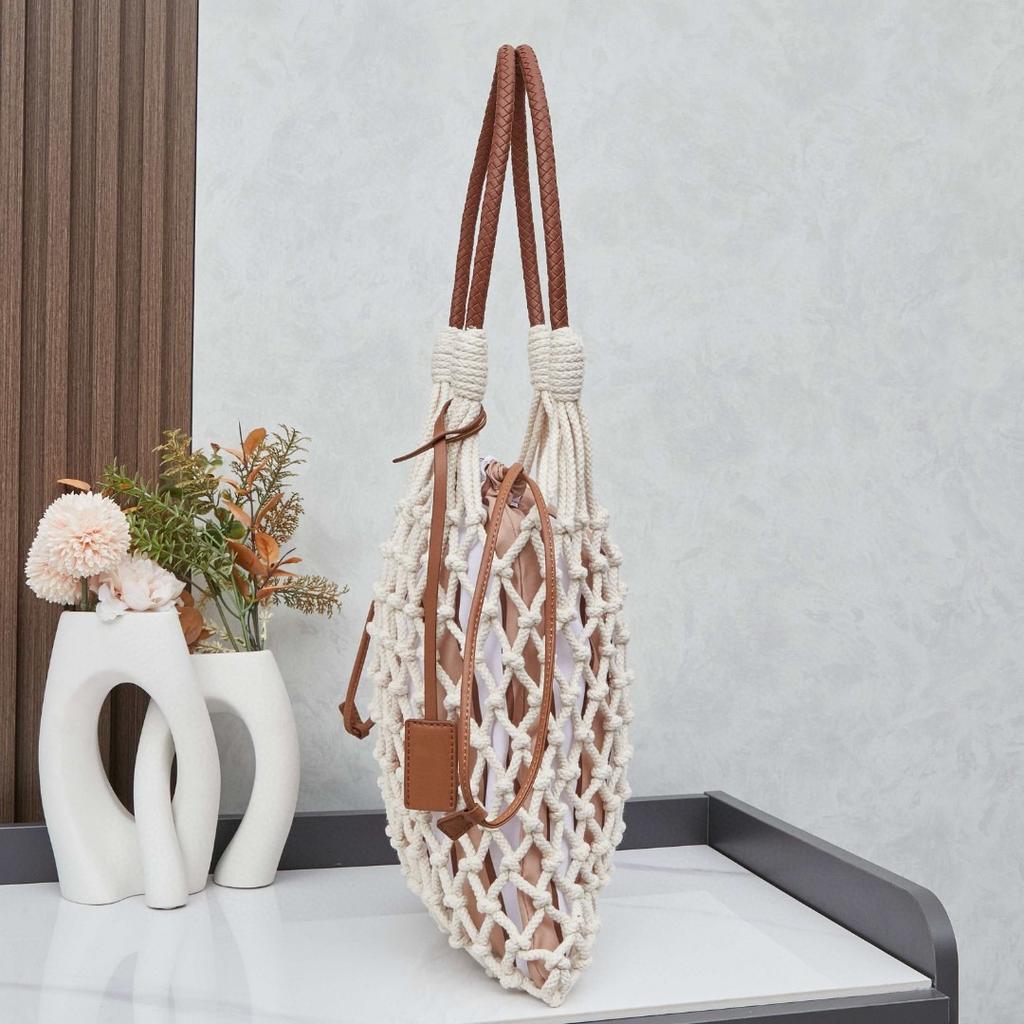 Malá niche designová dutá dekorace Pletená taška 2025 Volný čas Dovolená Plážová síťovaná Ruční Taška přes rameno