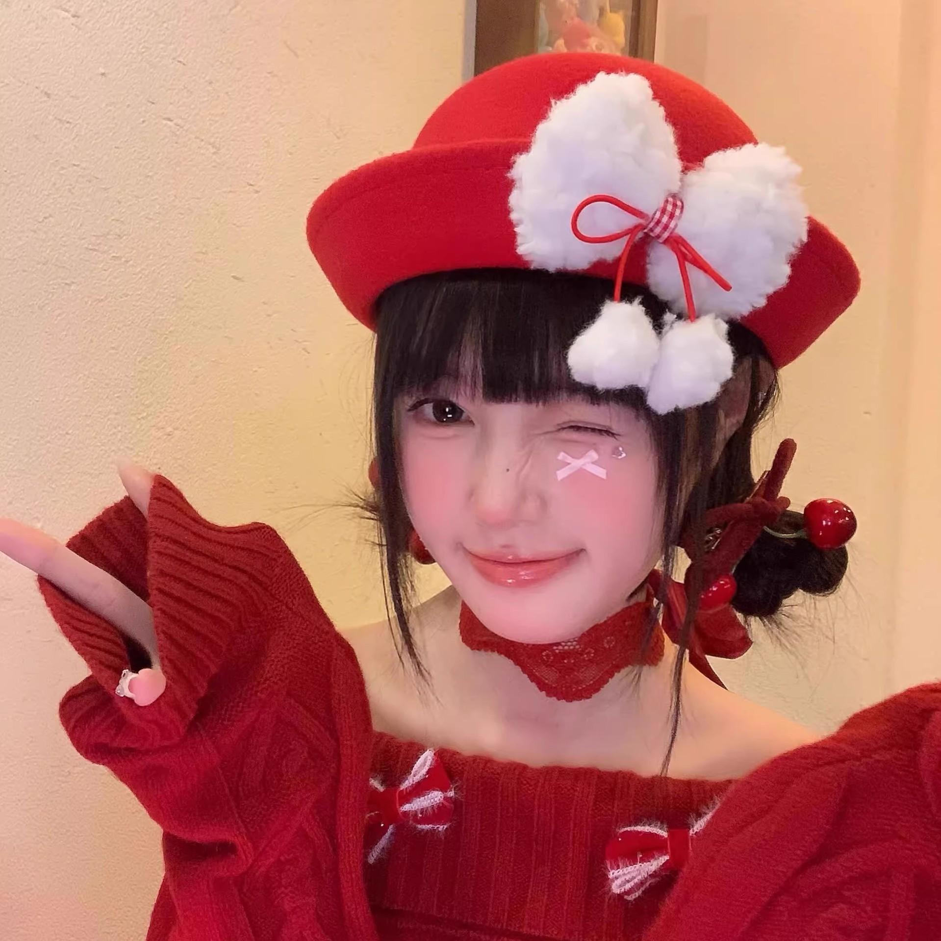 Рождественская красная плюшевая шляпа-цилиндр с бантом 2025 рождественская новогодняя шляпа художника ins wind шляпа-ведро One size fits all