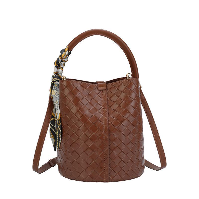 

Hand-Woven Black & White Crossbody Bucket Bag 2025: Large Capacity Casual Handbag хакі