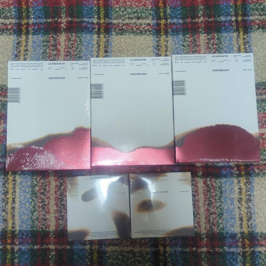 [USED] LE SSERAFIM CD Album Set