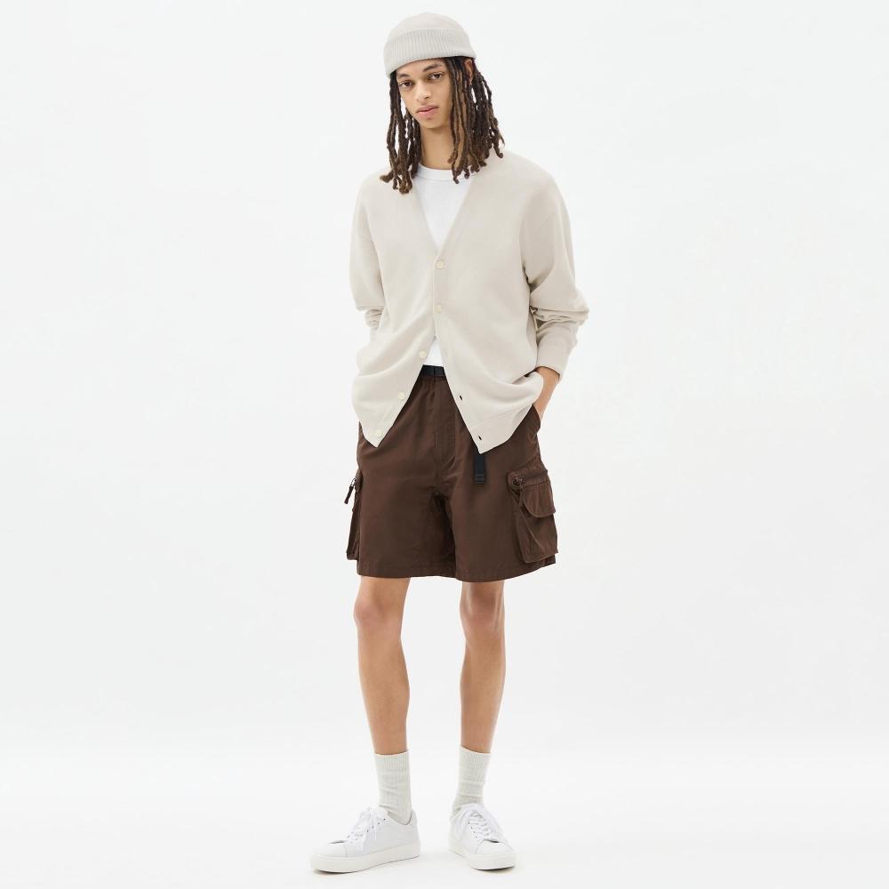 

GU by Uniqlo nylon cargo shorts can be set up
