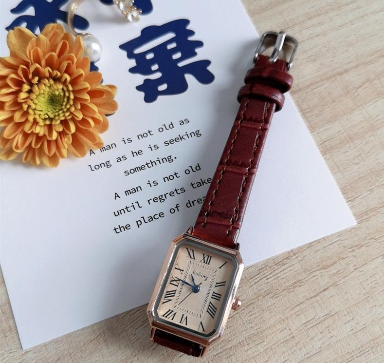 Casual Retro Roman Dial Quartz Watches Ladies Rectangle Leather Strap Wristwatch Clock Fashionable for Women Reloj De Mujer