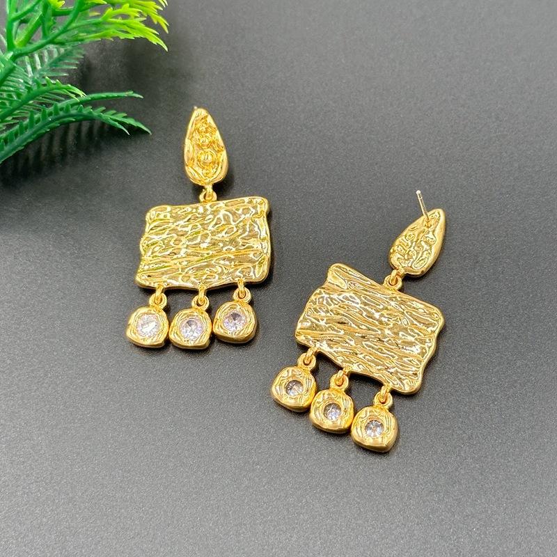 Geometric Creative Gold Zircon Earrings Women'S High-End Texture Gold-Plated Stud Earrings
