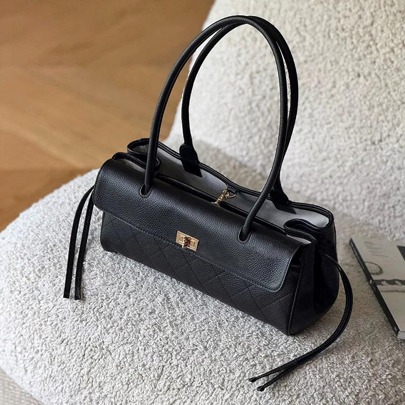 Xiaoxiangfeng 26S Armpit Bag, First Layer Cowhide Yunzhen Same Baguette Bag Long Handle Bowling Diamond Tote Bag