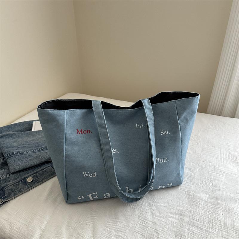 

Stylish And Spacious Japanese Casual Tote Bag For Fall 2024 Ideal For Students In Black And Blue світло-синій колір