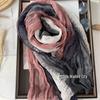 Sciarpa da Donna Blu Sfumato Effetto Cotone e Lino – Retro, Versatile, Lunga Stola Pieghettata per Autunno/Inverno.