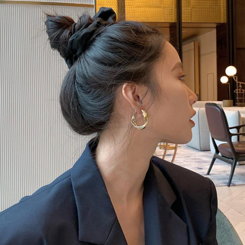 2023 Trendy Gold Circle Stud Earrings: Elegant & Versatile Fashion Jewelry