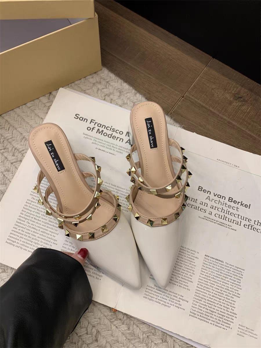 

Популярные маленькие ароматные туфли-лодочки на высоком каблуке с заклепками, женские, с сумкой на носке, полушлепанцы, модные остроносые крутые шлепанцы на толстом каблуке 40 бежевый