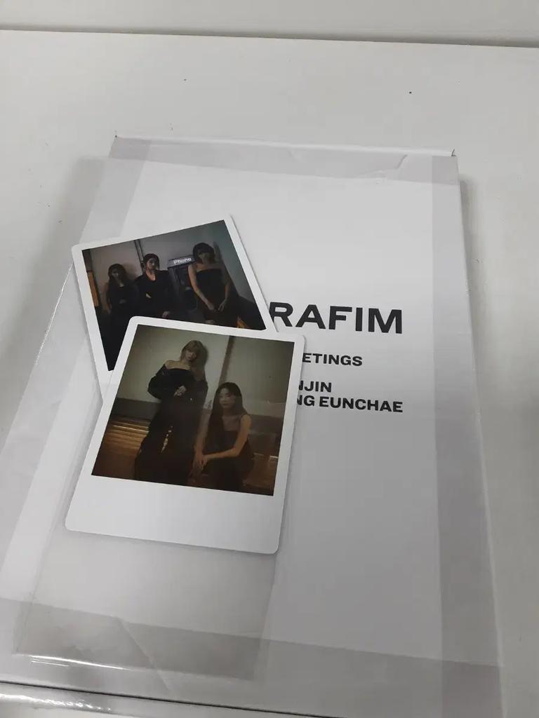 LE SSERAFIM 2024 Season's Greetings + Photo Card