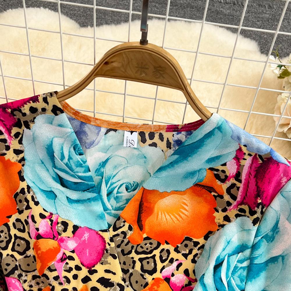 Summer Women's Light Mature Style Retro Temperament Short-sleeved V-neck Waist Thin Medium-length A-print Pleated Dress