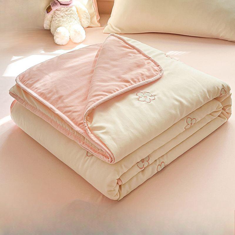 Summer Quilt Dorm Single Machine Washable Summer Cool Thin Blanket Air-Conditioning Embroidered