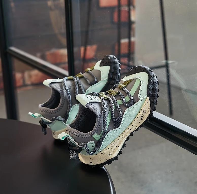 Boys' shoes 2025 new autumn tide brand children's mountaineering shoes spring and autumn middle-aged and older children's sports running shoes girls