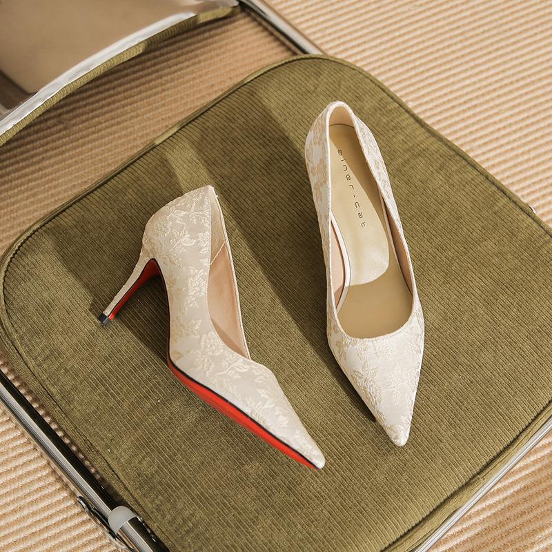 1002 [sheepskin] high heels women's thin heels summer 2025 new pointed head national style embroidery shallow mouth temperament single shoes