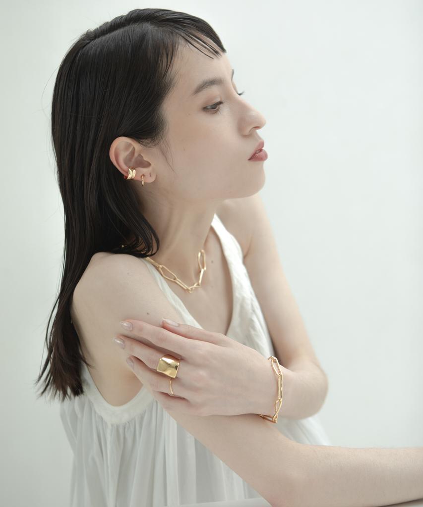 Novice Tokyo Rectangle Volume Ring / Gold