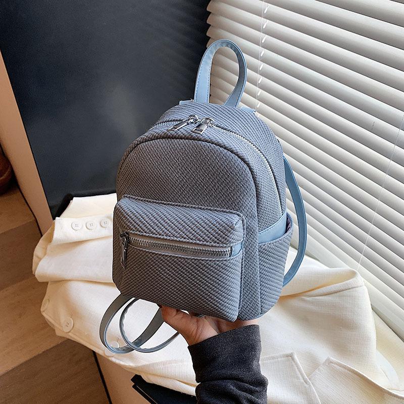 Casual Niche Backpack Women's Spring Summer New Small Backpack Fashionable Versatile Commuter Lightweight Bag