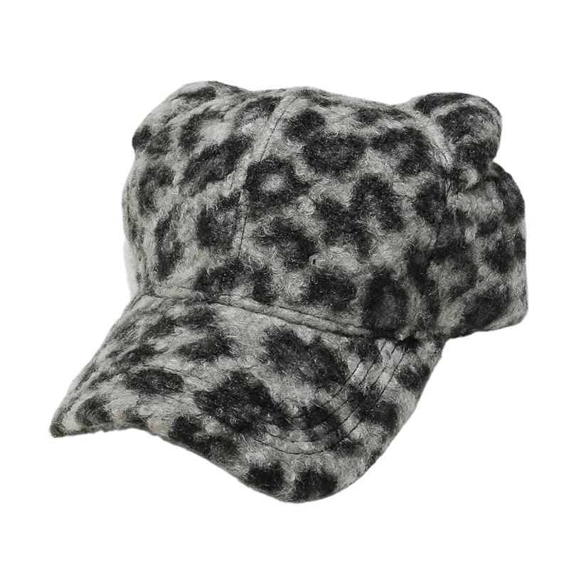Leopards Pattern Baseball Hat With Soft Lamb Wool Inner Warm Adjustable Unisex Hat For Cold Weather Activity серый