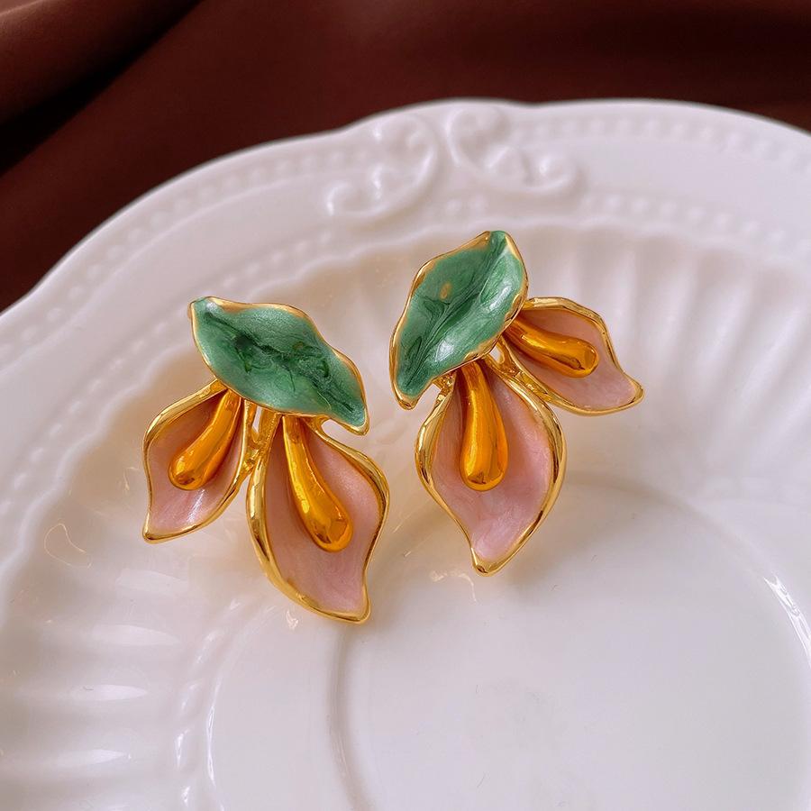 Medieval Vintage Dripping Oil Flower Earrings Retro Niche High-end Earrings Light Luxury Versatile Temperament Earrings Women